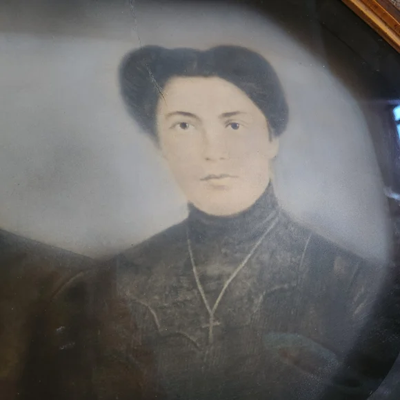 Antique Charcoal Drawing Art Wood Ornate Floral Frame Convex Bubble Glass Gold - Picture 3 of 15